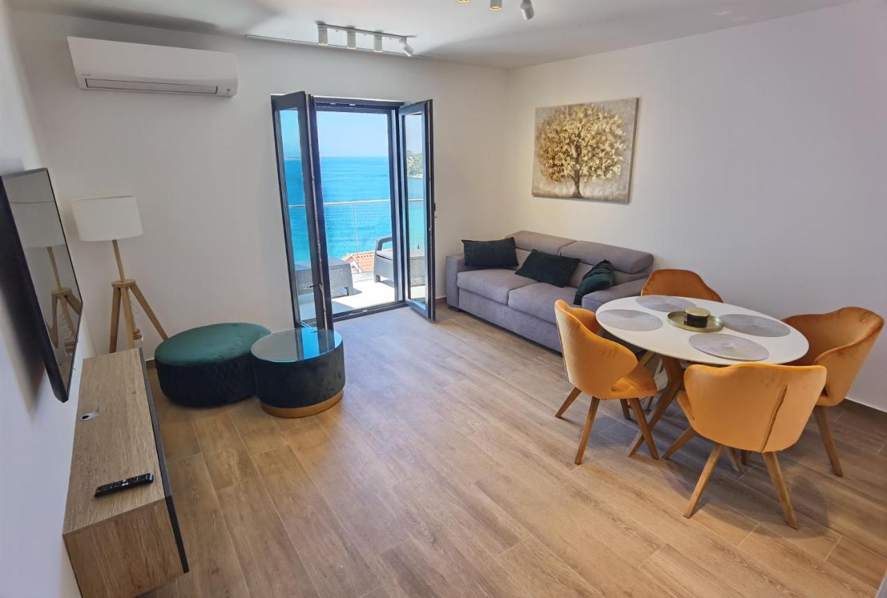 Gloria Apartment